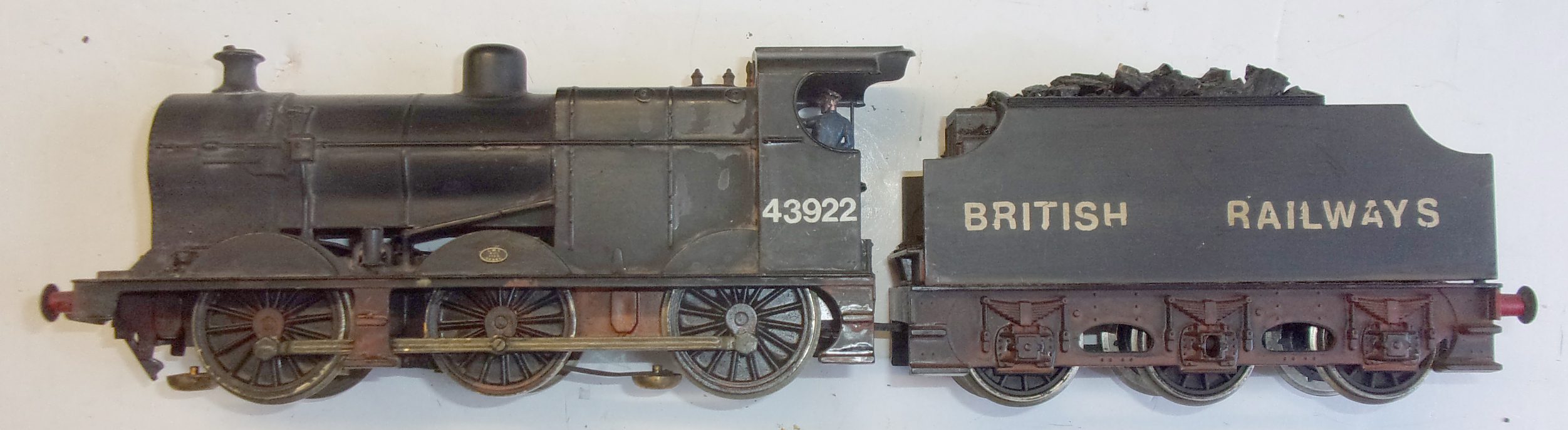MIDLAND RAILWAY CLASS 4 NUMBERED "43922". This model is a Lima, original loco, built by Derby works in 1920. Allocations include Kingmoor. (2 x images available to view)
