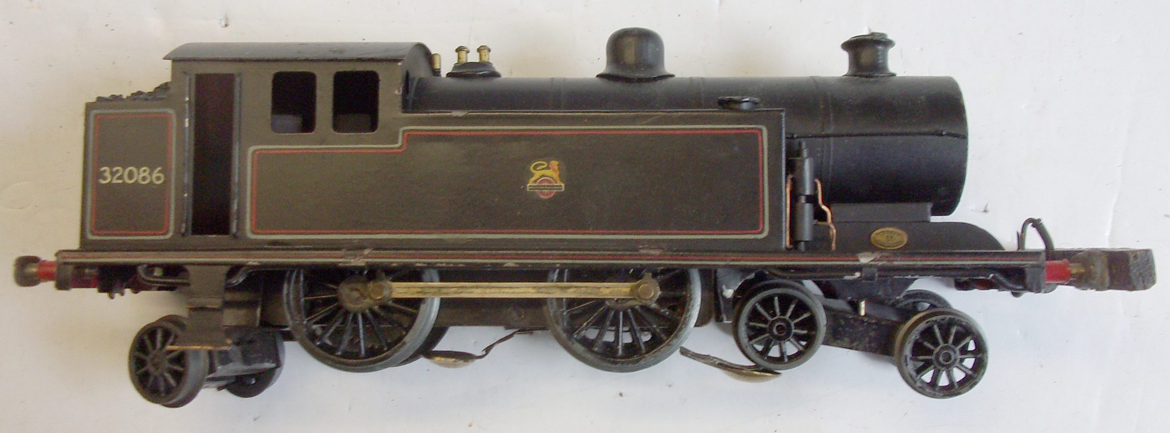 SOUTHERN RAILWAY CLASS MARSH TANK, numbered "32086", original loco built Brighton Works in 1912.  Allocations include Brighton. (2 x images to view)