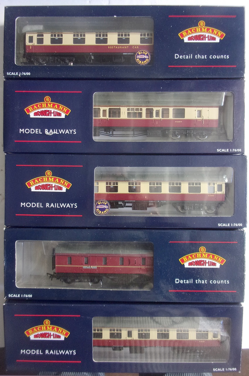 5 x OO boxed, unused Bachmann Coaches, as pictured.