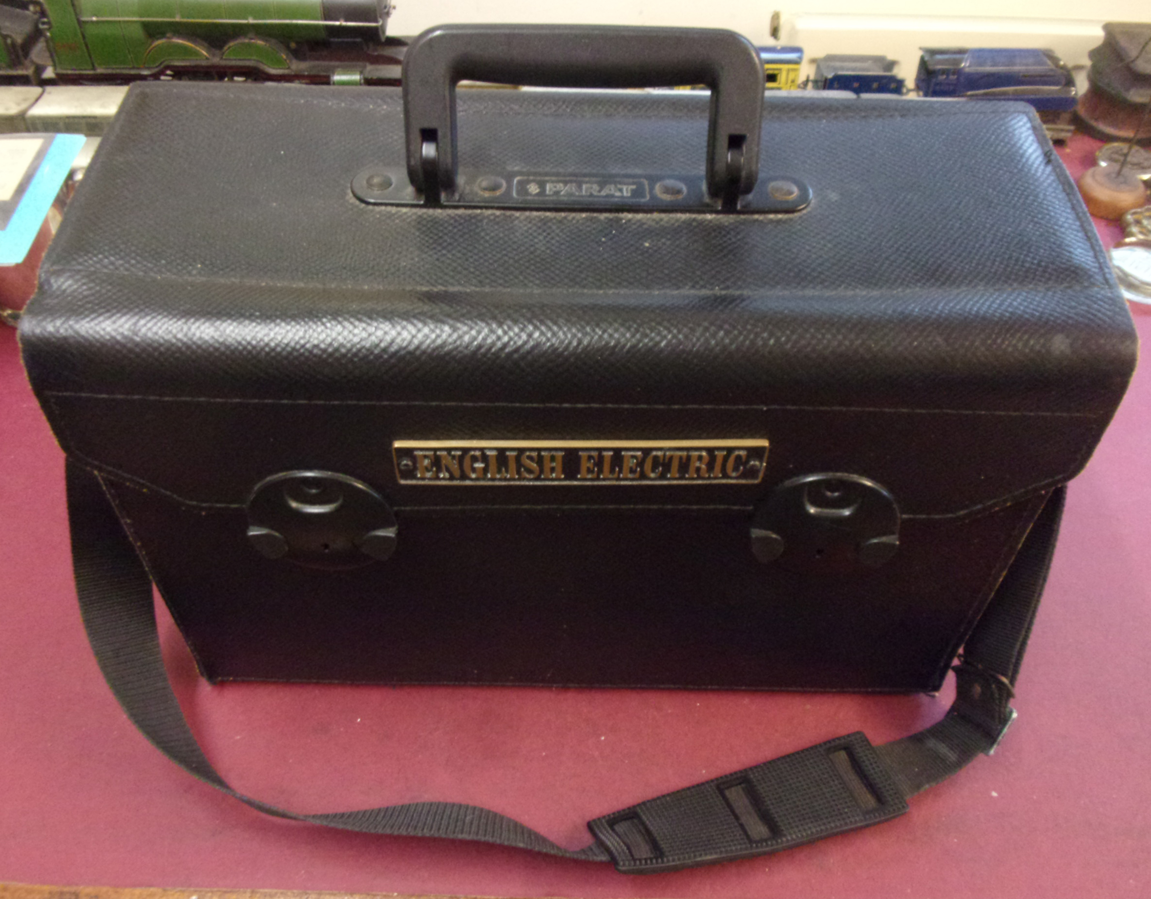 Document Case in very good order, clasps all work, undamaged EE brass plate to cover by Parat.