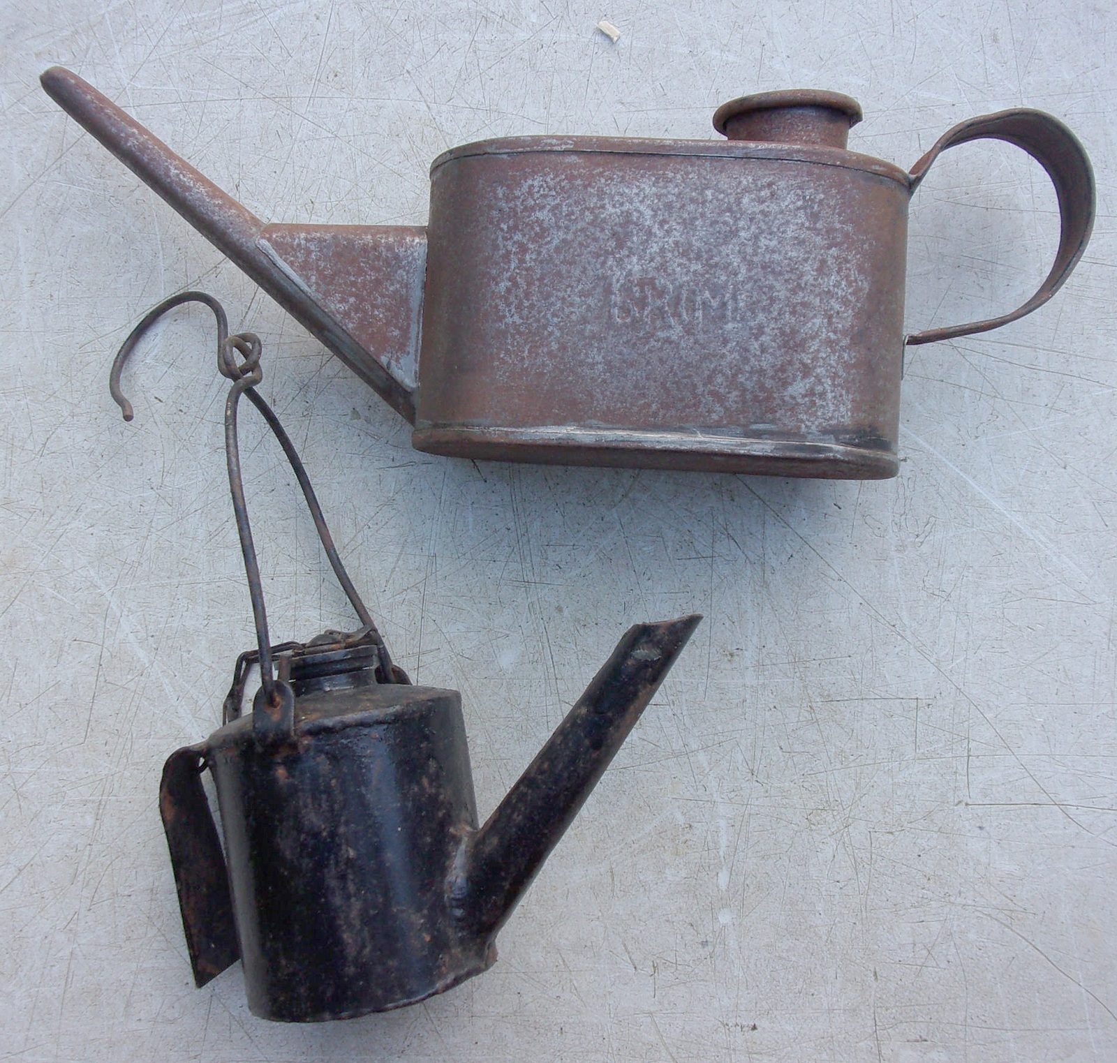 2 x Oil Cans , one marked "BR"