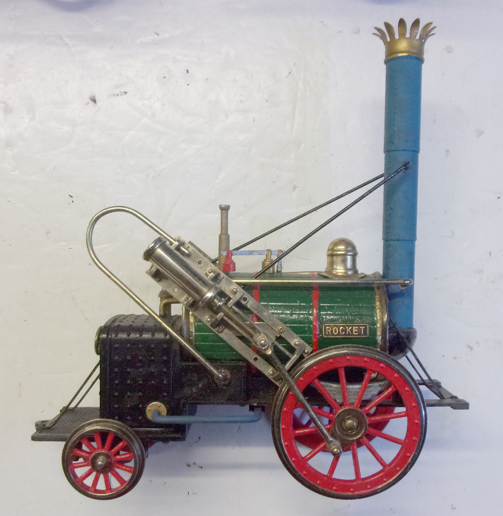 3 x 0 Gauge Model of Rocket, No tender, bits missing. Very nice, made in Japan. 3 x images to view