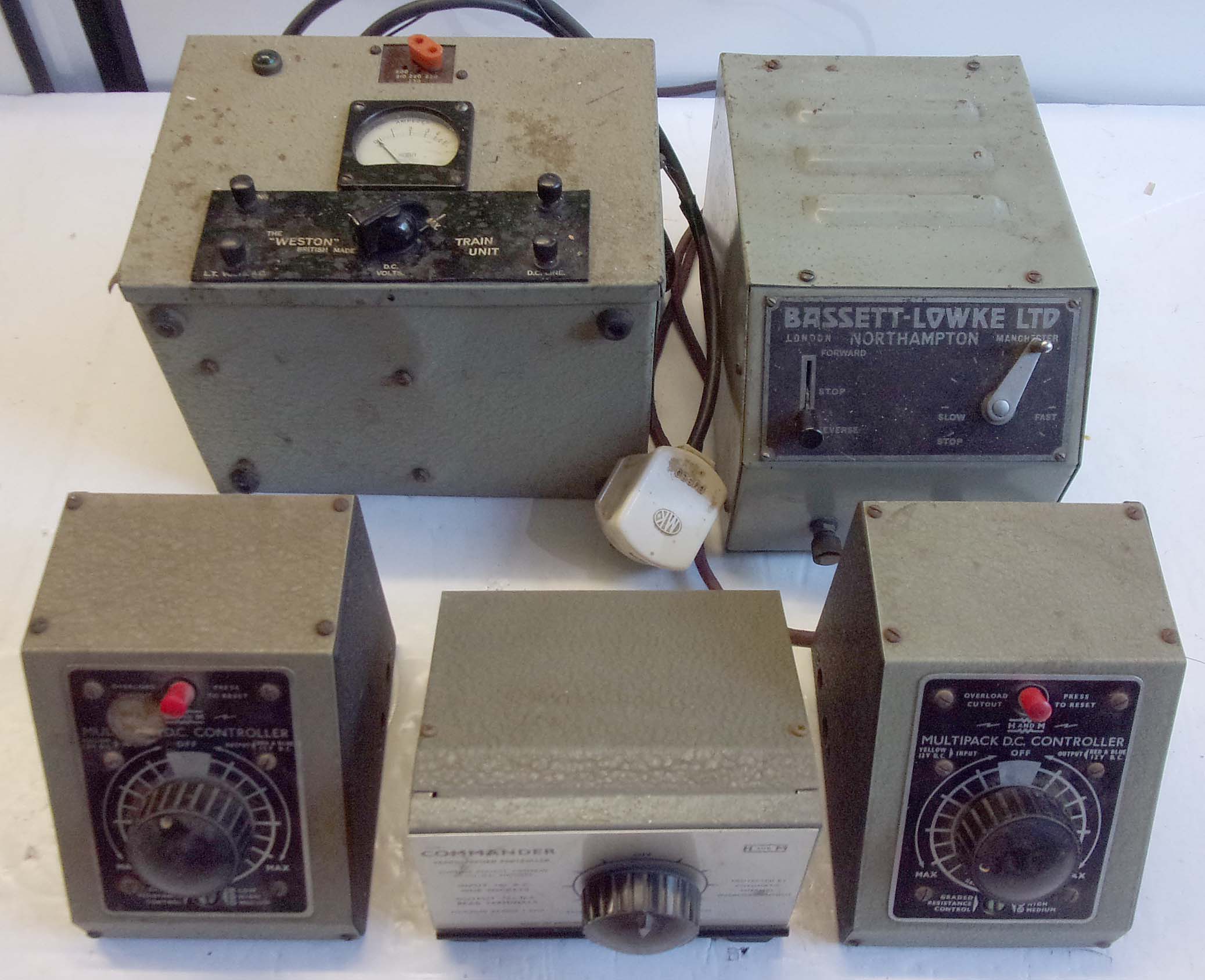 5 x vintage model railway controllers, not tested, as pictured.