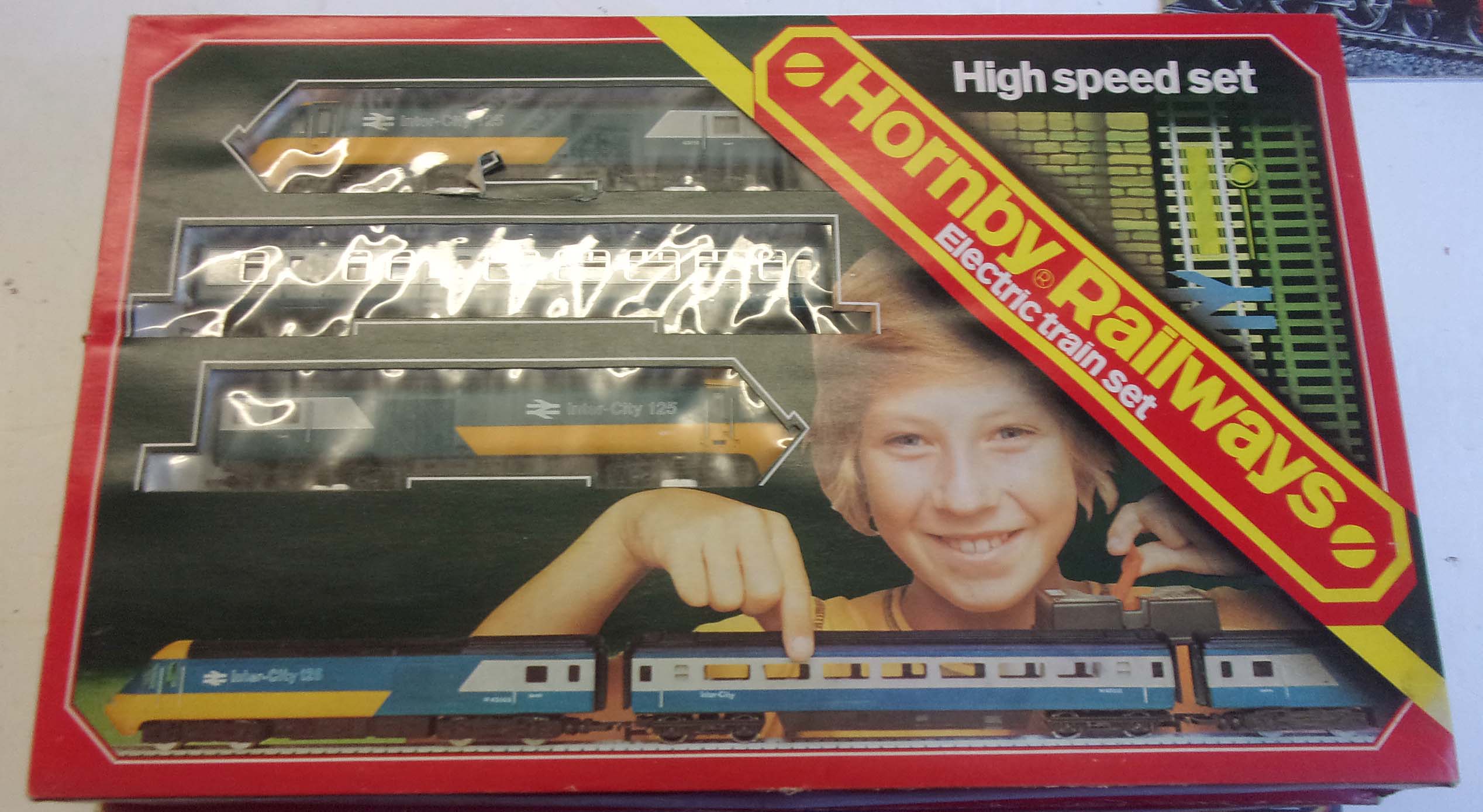 Hornby 00 Trainset, complete, boxed.  As pictured. ( 2 x images to view)