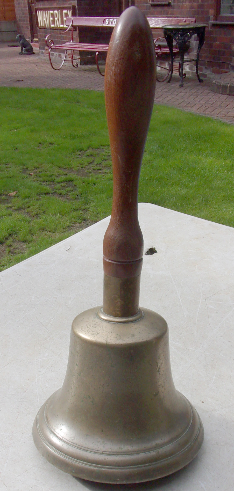 Unmarked Large Station Handbell ( 2 x images to view)