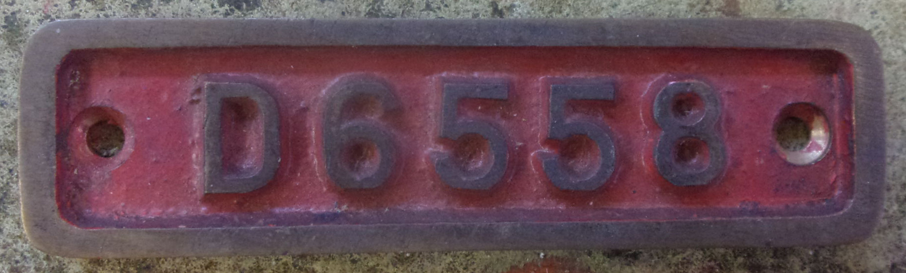 D6558 becoming 33040, loco details as previous lot. In service 1961-1993.