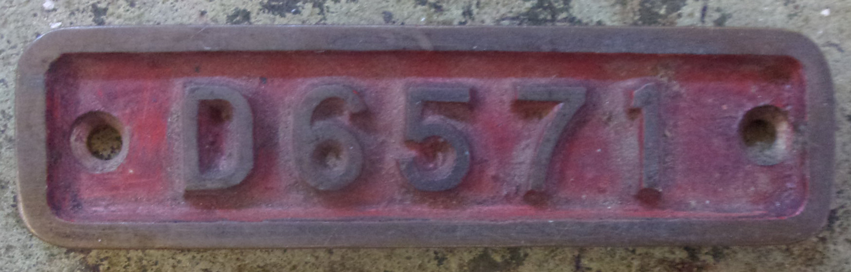 D6571 becoming 33053, loco details as previous lot. In service 1961-1995. This loco is preserved.