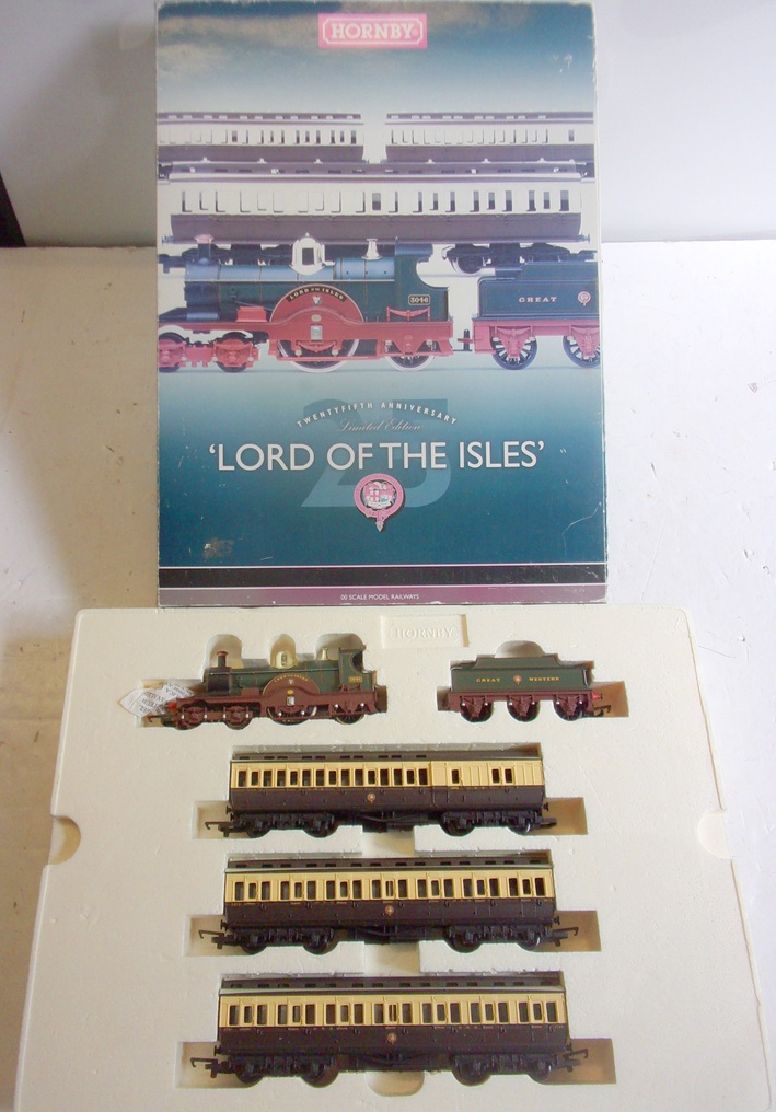 00 Hornby Lord of the Isles Set.  Boxed, as new.  Boxed, rubbed.