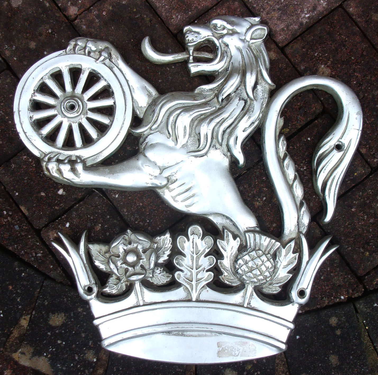 AC Electric Locomotive Lion & Wheel Emblem, as carried by Class 86 Electric Locos. Excellent condition. Cast aluminium. 18" x 18".