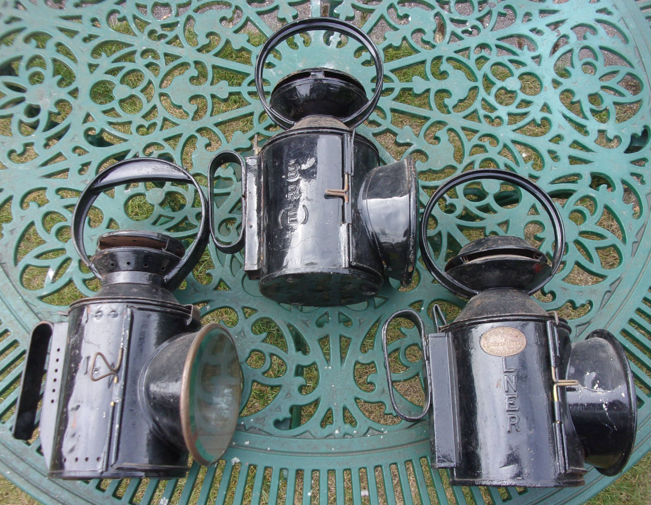 BR(E) 4 Aspect Handlamp, complete.  LNER, 4 Aspect Handlamp. Complete. LMS 3 Aspect Handlamp.  Complete.