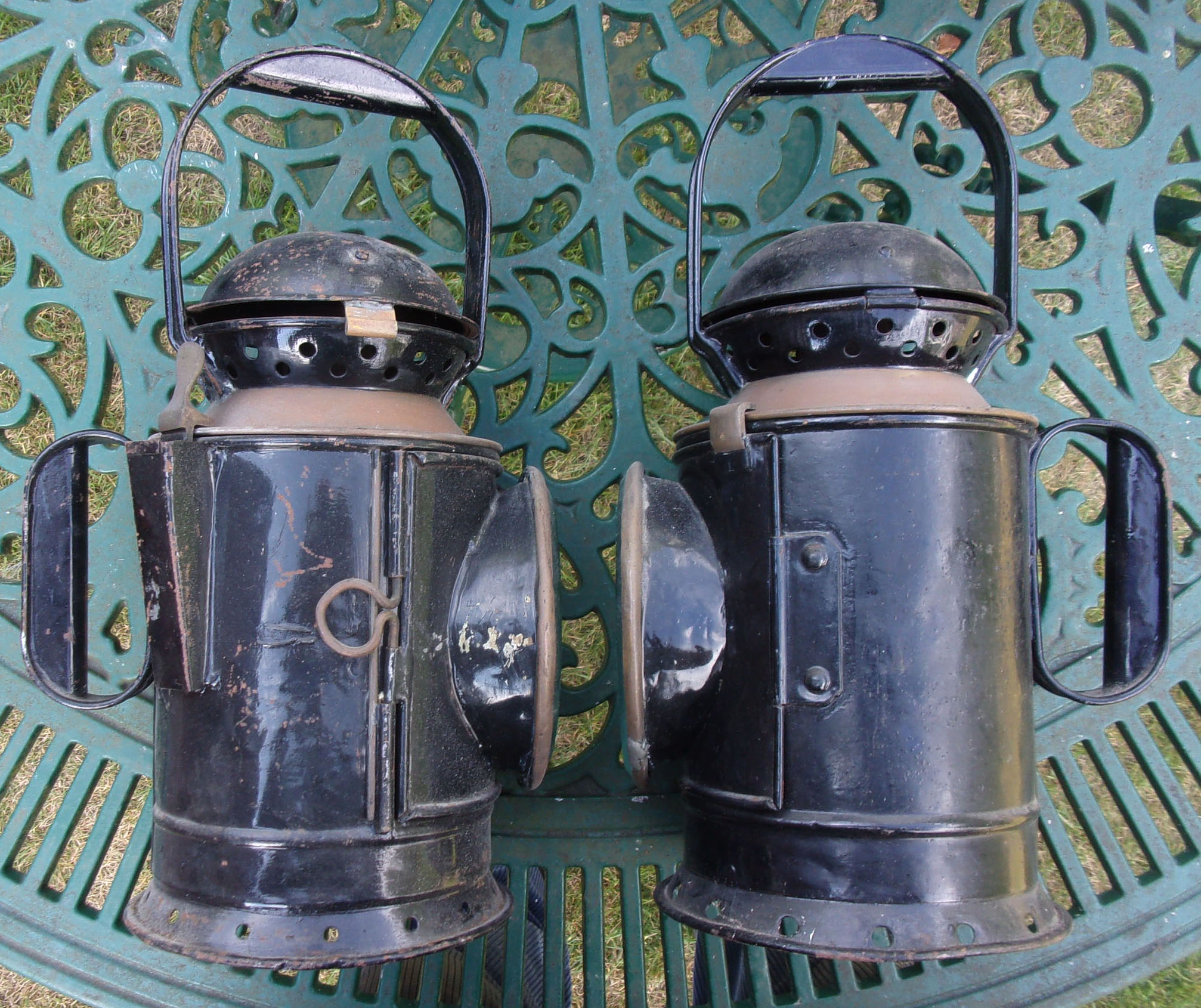 4 x various Handlamps, all incomplete, but mainly sound, something for the tinkerers to make whole.
