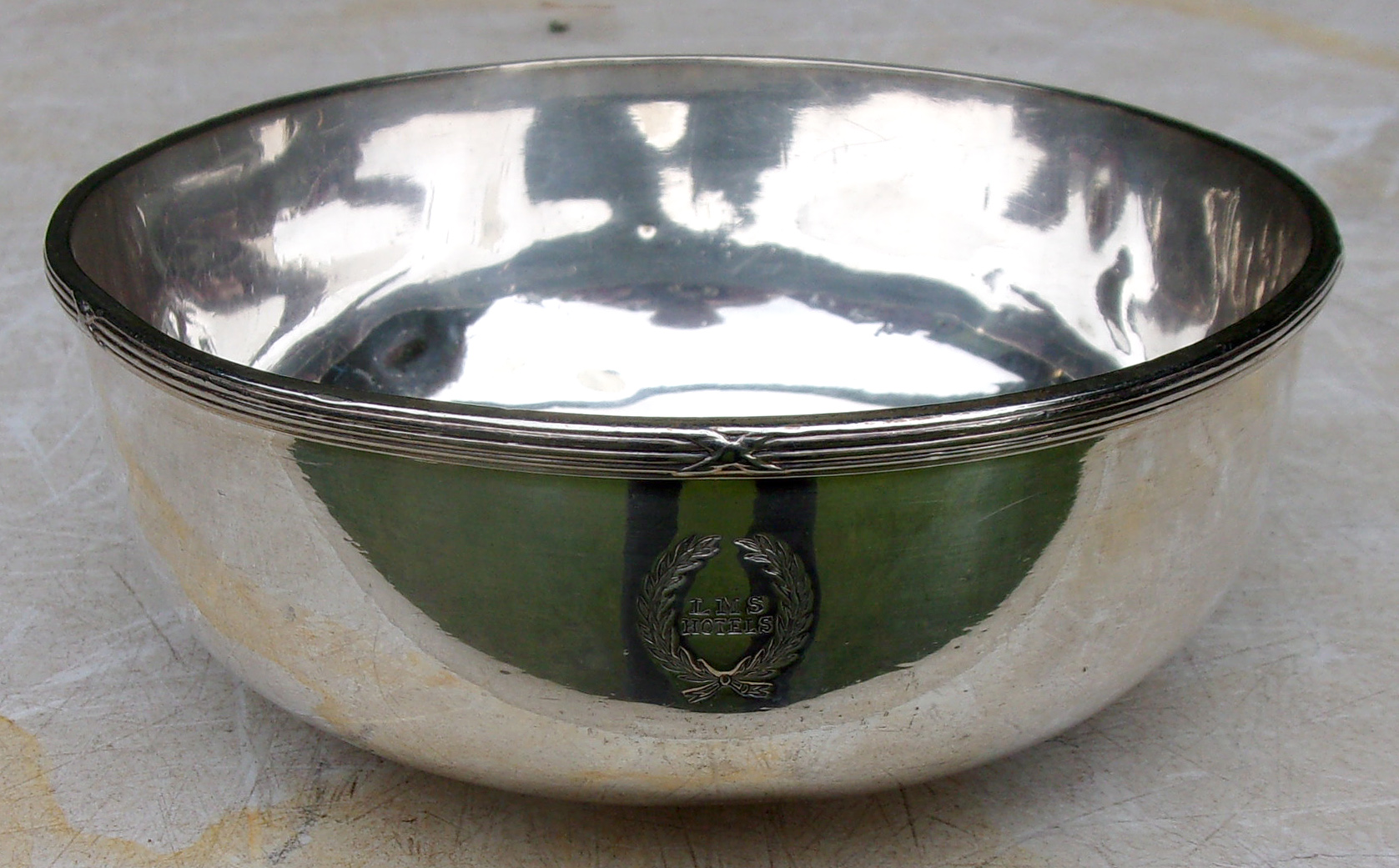 LMS Nibbles Bowl, EPNS engraved with garland around "LMS HOTELS". Super condition.