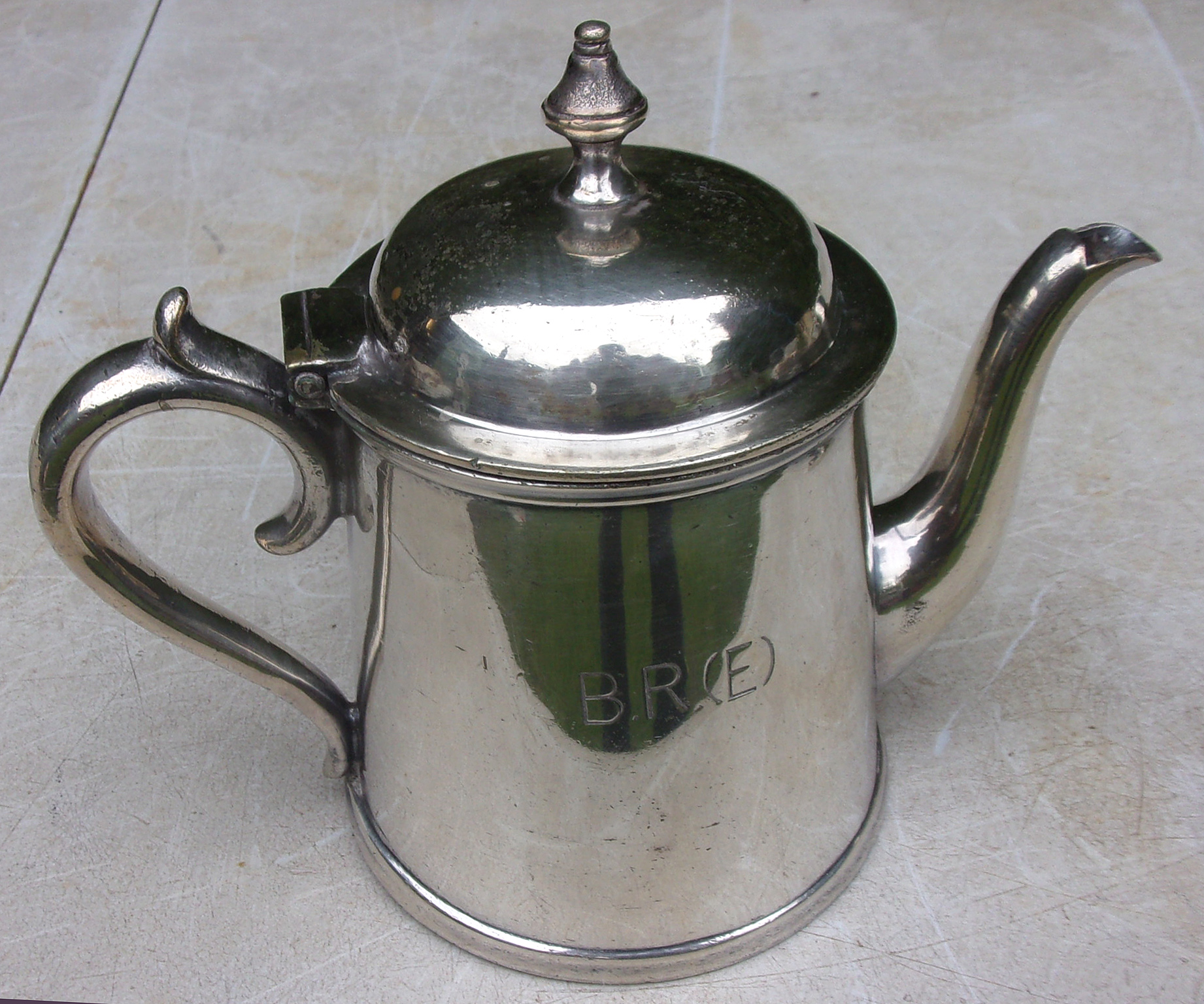 BR(E) 1/2 Pint Teapot EPNS, engraved "BR (E).  Super condition