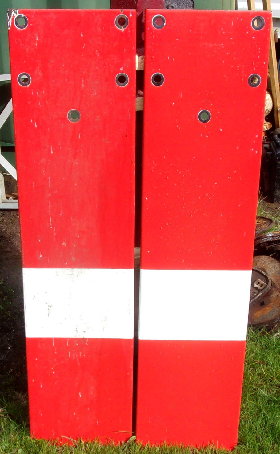 2 x BR Home Signal Blades, excellent colour & shine.