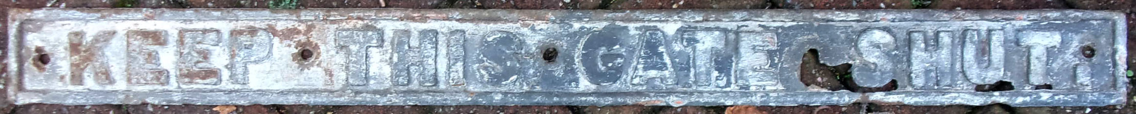 Dearne Valley Railway cast iron gate notice "Keep This Gate Shut", cast iron has some loss, deserves to be restored. 39" x 3 1/2".